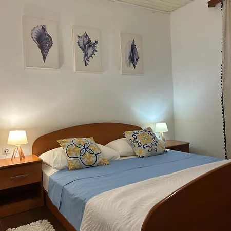 Apartman Ruvo 1 *